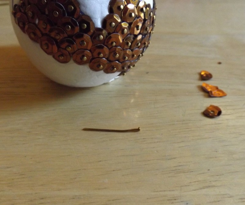 Tutorial 04 - Put aside bent pins and broken sequins. (ACValley.co,uk)